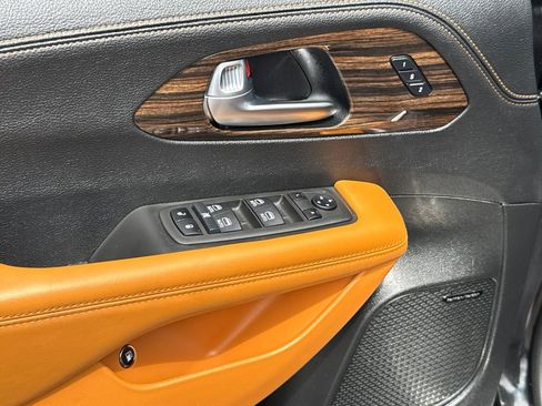 Certified 2022 Chrysler Pacifica Pinnacle FWD image 29