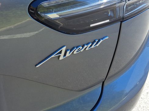 Used 2021 Buick Envision Avenir image 7