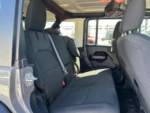 Used 2023 Jeep Wrangler Unlimited AWD/4WD image 33