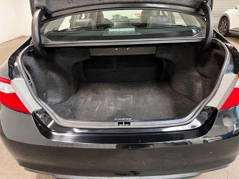 Used 2017 Toyota Camry SE FWD image 16
