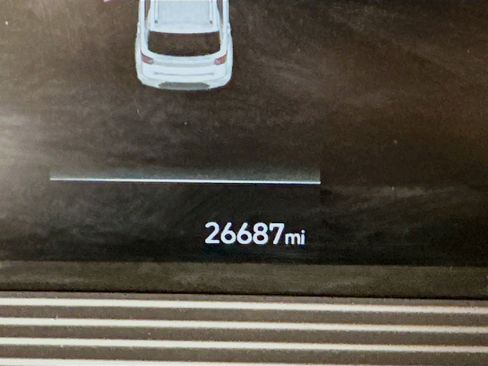 Used 2024 Hyundai Venue SEL image 19