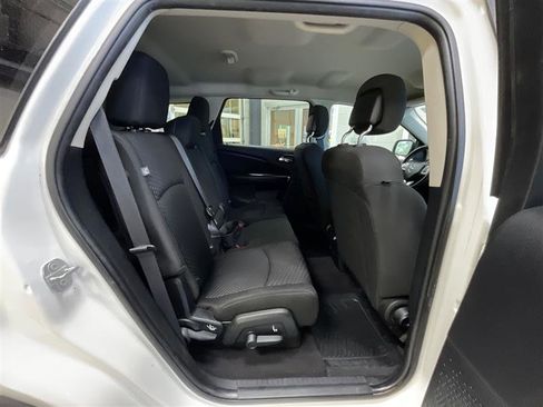 Used 2018 Dodge Journey SE w/ Connectivity Group FWD image 22