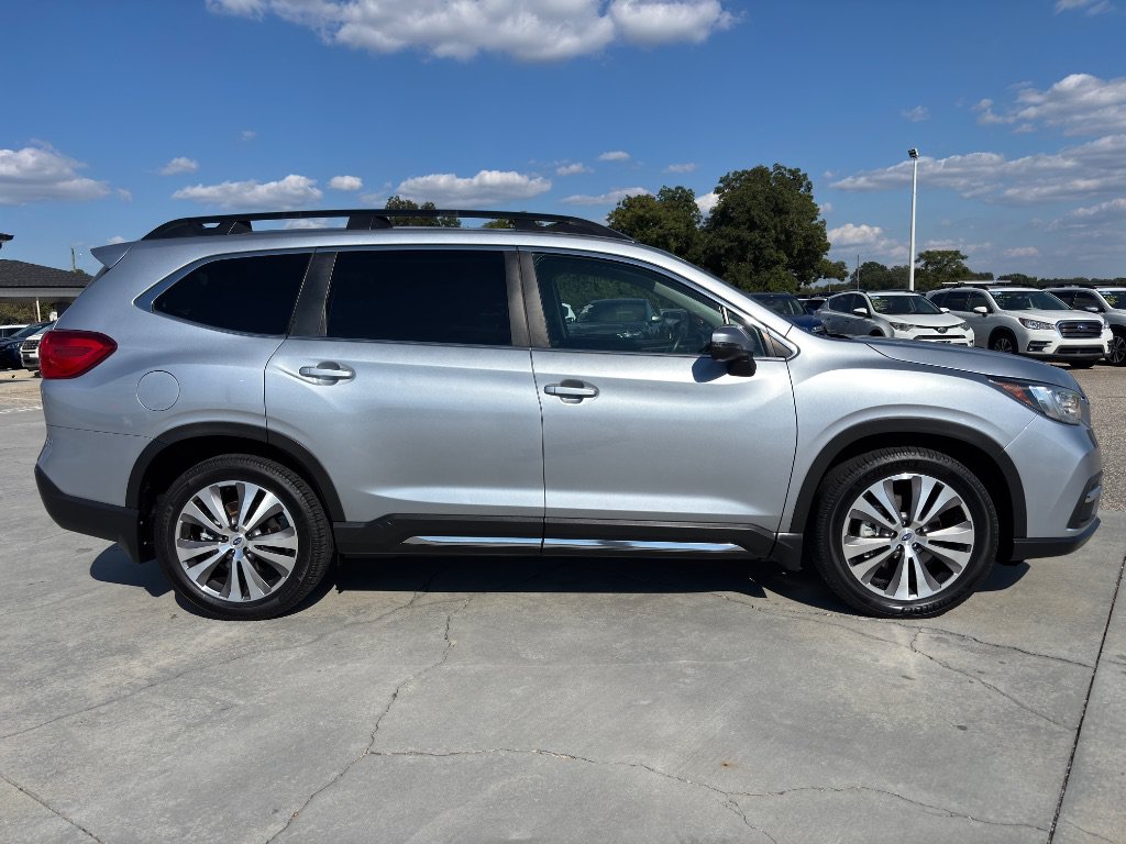 Used 2020 Subaru Ascent Limited w/ Technology Package AWD/4WD image 3