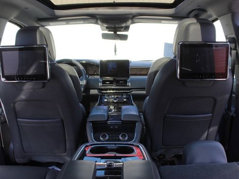 Used 2019 Lincoln Navigator L Reserve AWD/4WD image 22