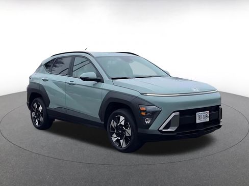 Used 2025 Hyundai Kona SEL image 3