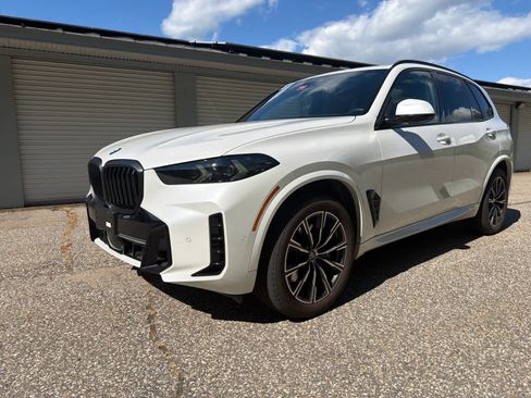 Used 2025 BMW X5 xDrive40i w/ Executive Package AWD/4WD image 1