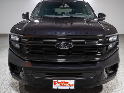 Used 2025 Ford Expedition Platinum w/ Stealth Performance Package AWD/4WD image 4