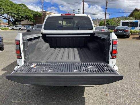 New 2025 Nissan Frontier SV w/ SV Convenience Package image 11