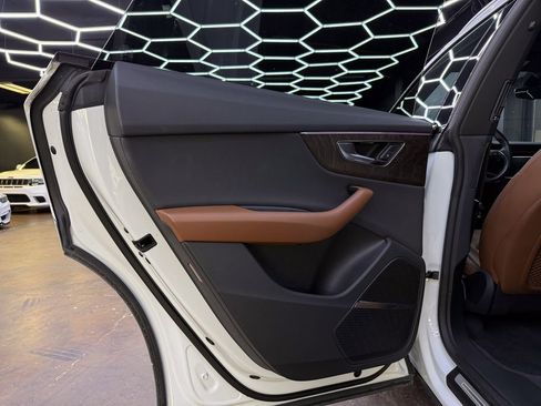 Used 2018 Audi Q7 3.0T Premium Plus w/ Premium Plus Package image 17