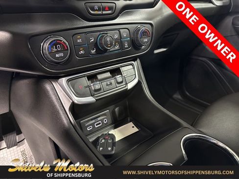 Used 2022 GMC Terrain SLT w/ Tech Package image 19