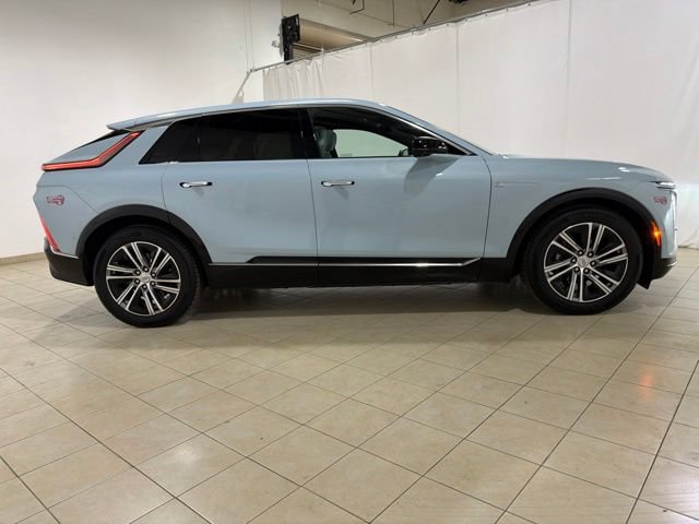 Used 2024 Cadillac Lyriq Luxury RWD image 7