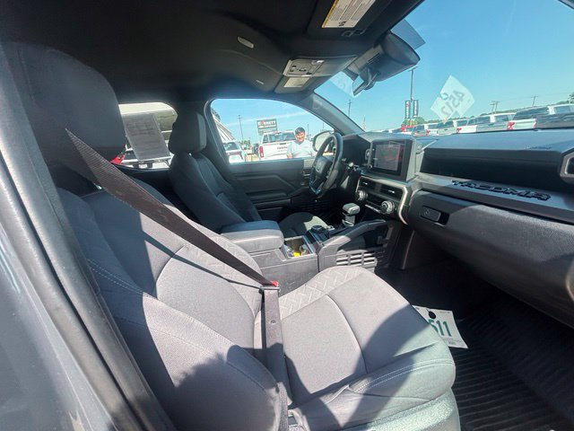 Used 2024 Toyota Tacoma SR5 AWD/4WD image 14
