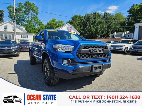 Used 2018 Toyota Tacoma SR5 AWD/4WD image 7