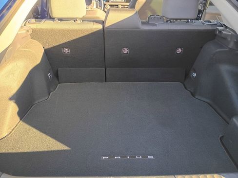 Used 2023 Toyota Prius LE image 11