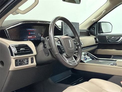 Used 2022 Lincoln Navigator L Reserve image 17