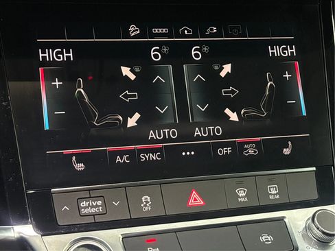 Used 2022 Audi e-tron Premium w/ Convenience Plus Package image 39