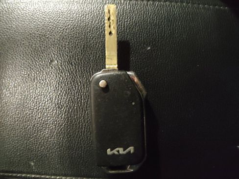 Used 2023 Kia Soul LX image 32