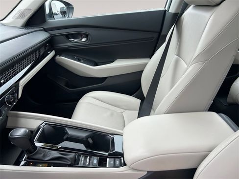 Used 2023 Honda Accord EX-L image 15