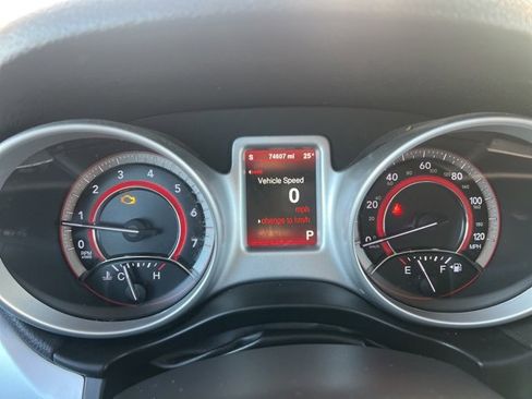 Used 2015 Dodge Journey R/T w/ Flexible Seating Group image 24