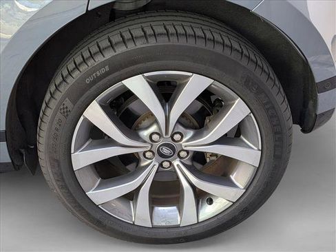 Used 2021 Land Rover Range Rover Evoque R-Dynamic SE image 19