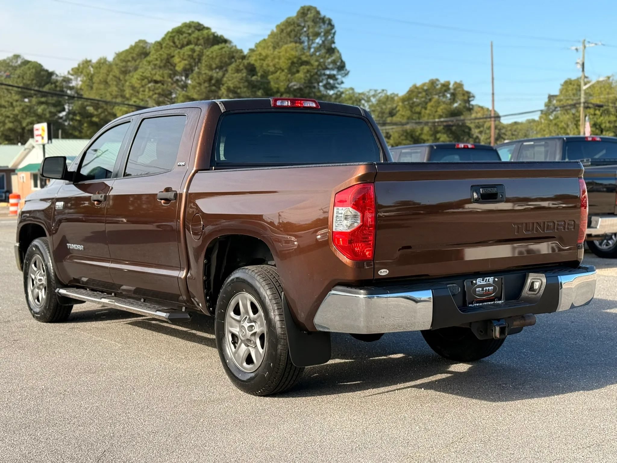 Used 2017 Toyota Tundra SR5 w/ SR5 Upgrade Package RWD image 7