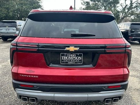 New 2026 Chevrolet Traverse LT w/ Driver Confidence Package image 3