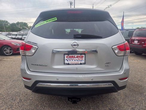 Used 2016 Nissan Pathfinder SV AWD/4WD image 6