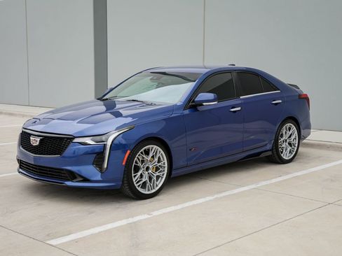 Used 2023 Cadillac CT4 Luxury RWD image 4