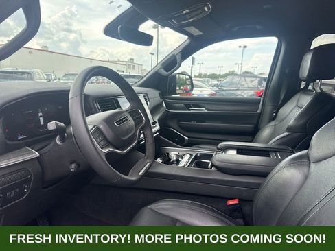 Used 2024 Jeep Wagoneer L Series II RWD image 8