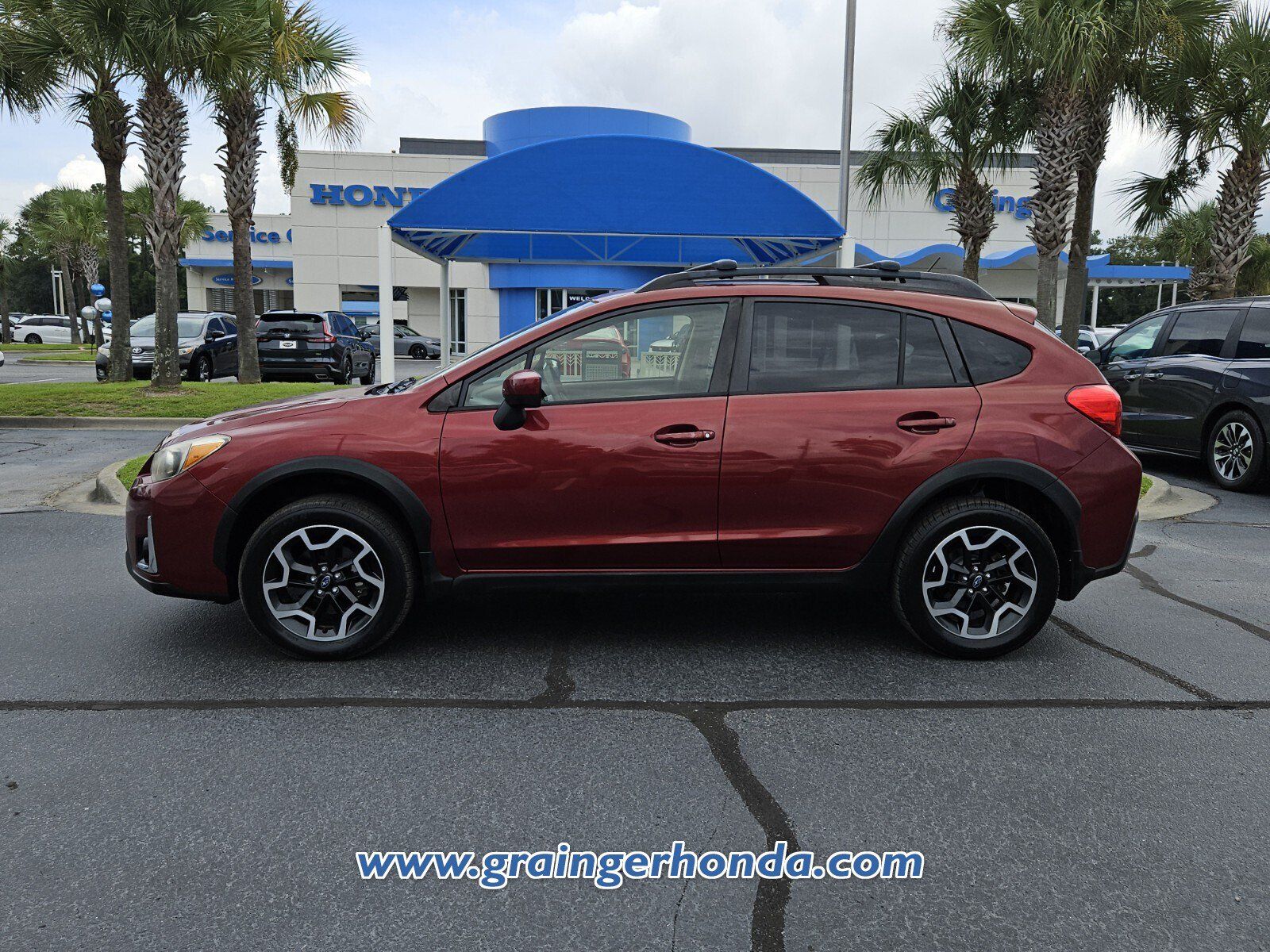 Used 2017 Subaru Crosstrek 2.0i Premium w/ Popular Package #1 AWD/4WD image 2