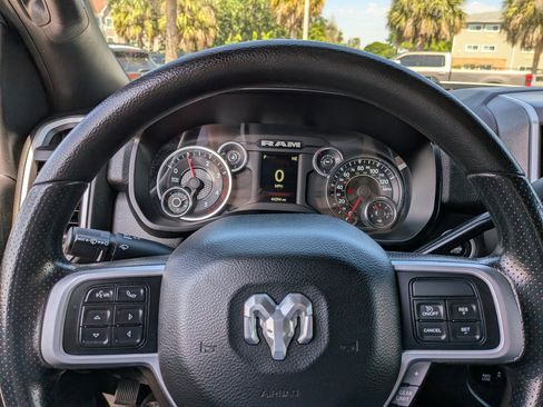 Used 2022 RAM 2500 Big Horn w/ Cold Weather Group image 25