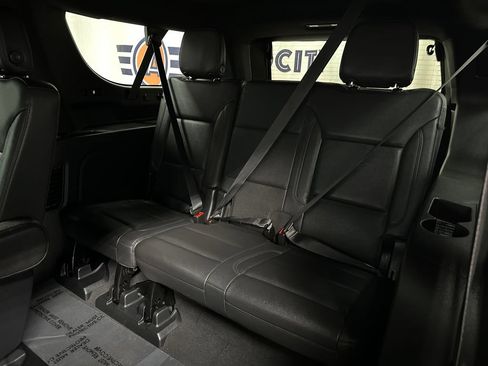 Used 2023 Chevrolet Suburban Z71 w/ Luxury Package AWD/4WD image 23