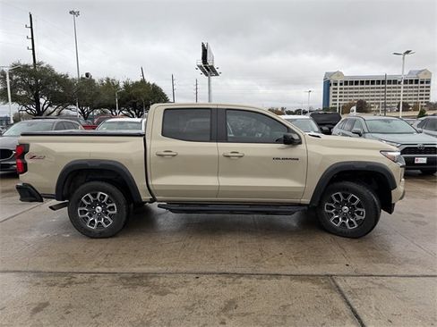 Used 2023 Chevrolet Colorado Z71 w/ Z71 Convenience Package 2 image 4