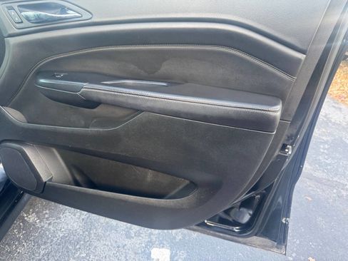 Used 2014 Cadillac SRX Luxury w/ Driver Awareness Package image 21