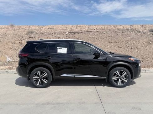 Certified 2022 Nissan Rogue Platinum w/ Head-Up Display Package image 4