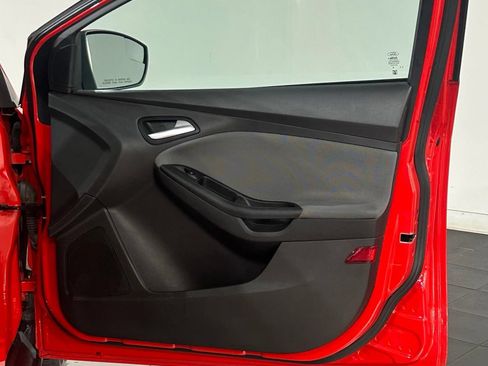 Used 2013 Ford Focus SE FWD image 43