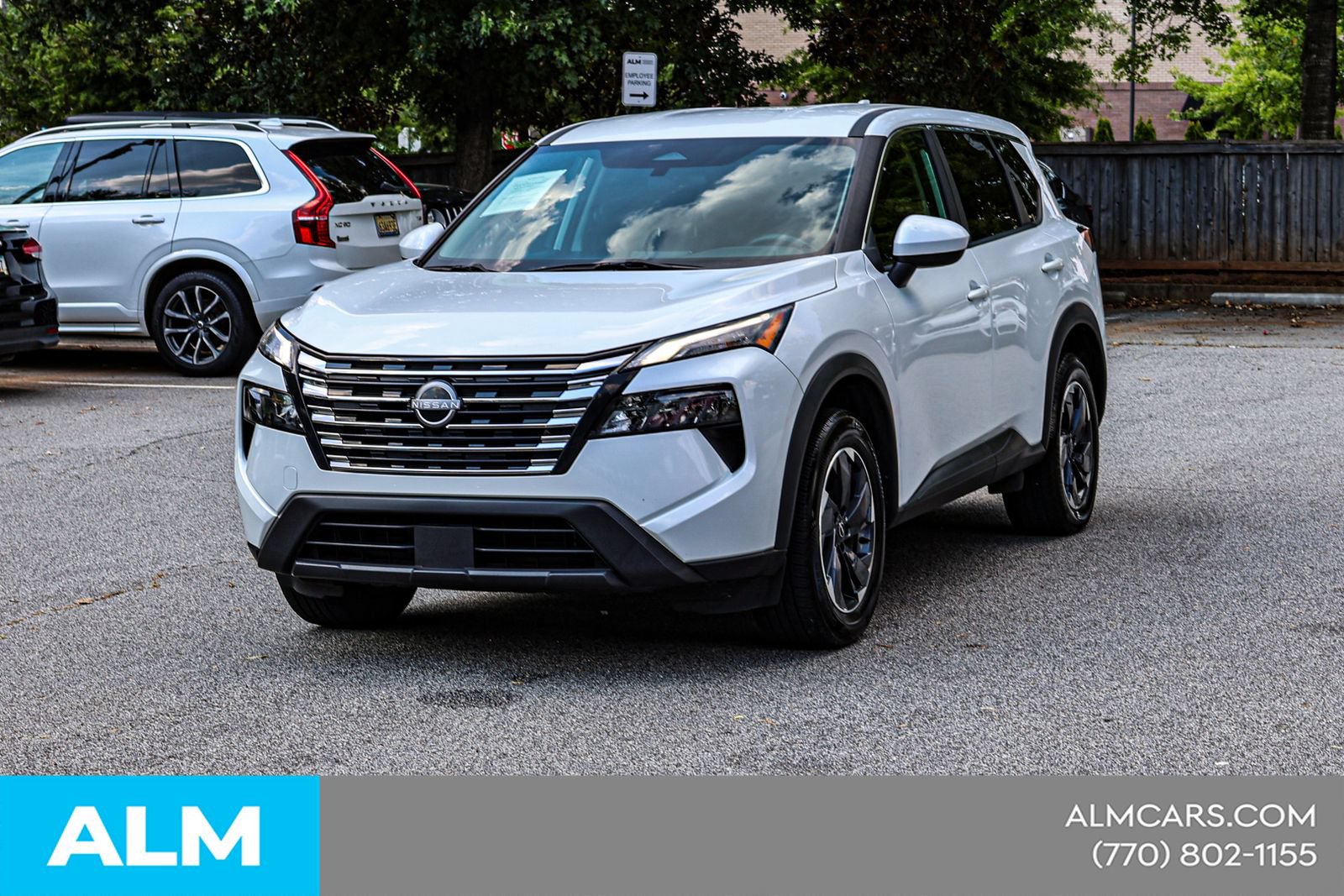 Used 2024 Nissan Rogue SV FWD image 3