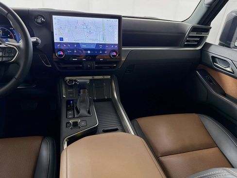 Used 2025 Lexus GX 550 w/ Cold Area Package AWD/4WD image 30