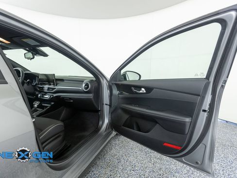 Used 2023 Kia Forte GT-Line w/ GT-Line Technology Package FWD image 38