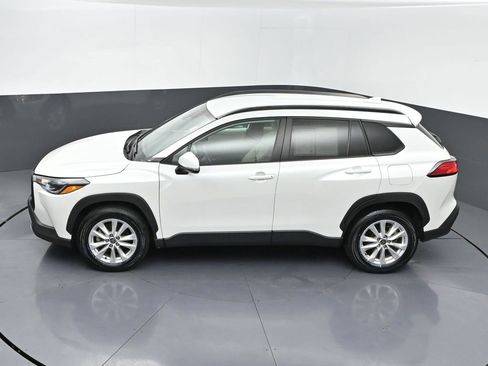 Certified 2022 Toyota Corolla Cross LE image 41