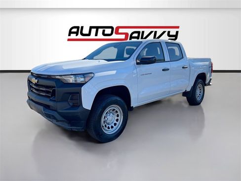 Used 2024 Chevrolet Colorado W/T w/ Safety Package image 3