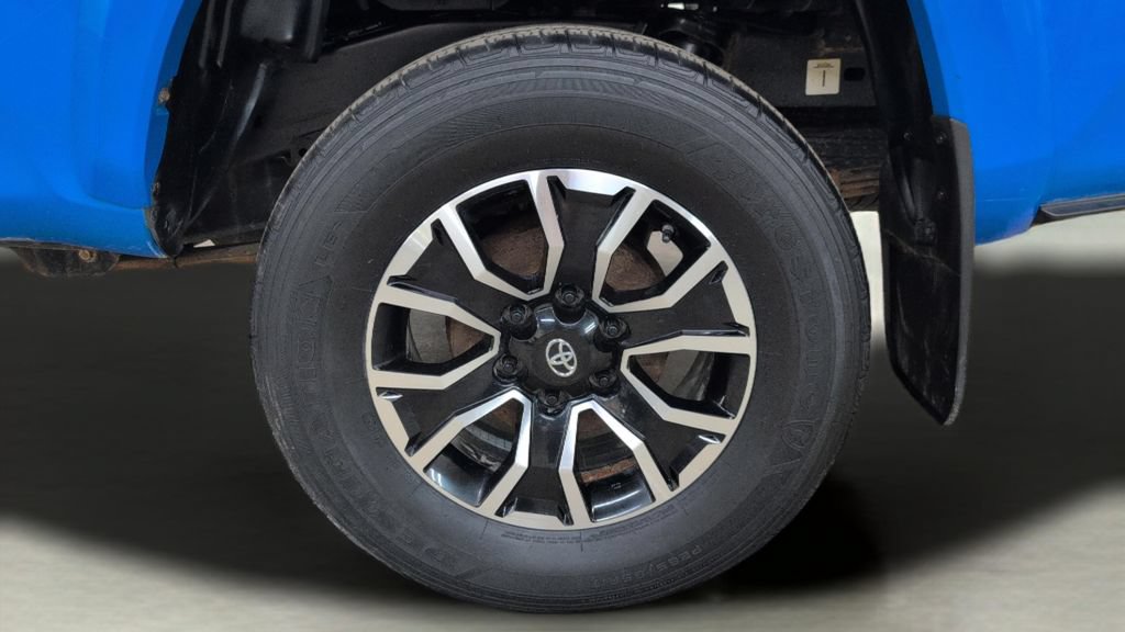Used 2020 Toyota Tacoma TRD Sport AWD/4WD image 30