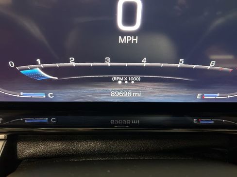 Used 2022 Jeep Grand Wagoneer Series III w/ Rear Seat Video Group 1 image 15