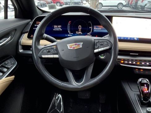 Used 2024 Cadillac XT4 Luxury w/ Cold Weather Package image 4