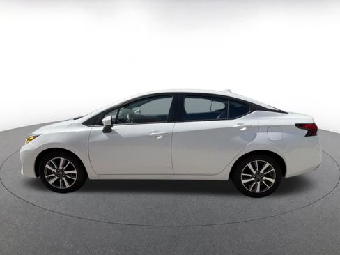 Used 2025 Nissan Versa SV FWD image 9