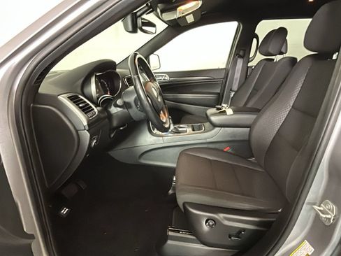 Used 2019 Jeep Grand Cherokee Laredo w/ 18" Wheel & 8.4" Radio Group AWD/4WD image 14