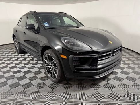 Certified 2025 Porsche Macan S image 9