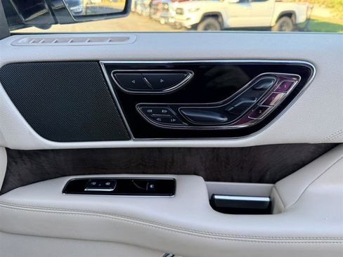 Used 2019 Lincoln Navigator L Reserve w/ Cargo Package AWD/4WD image 15