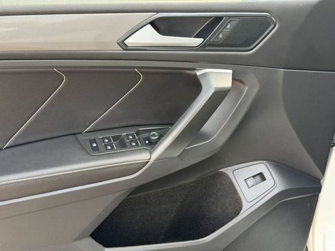 Used 2024 Volkswagen Tiguan SE image 14