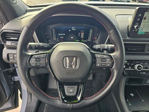 Used 2025 Honda Pilot Black Edition image 22